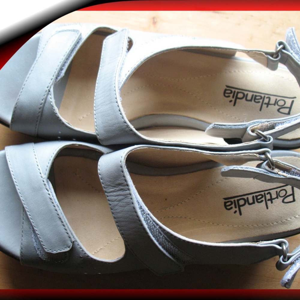 Womens PORTLANDIA Sandals Size 37 US Size 7 Wide